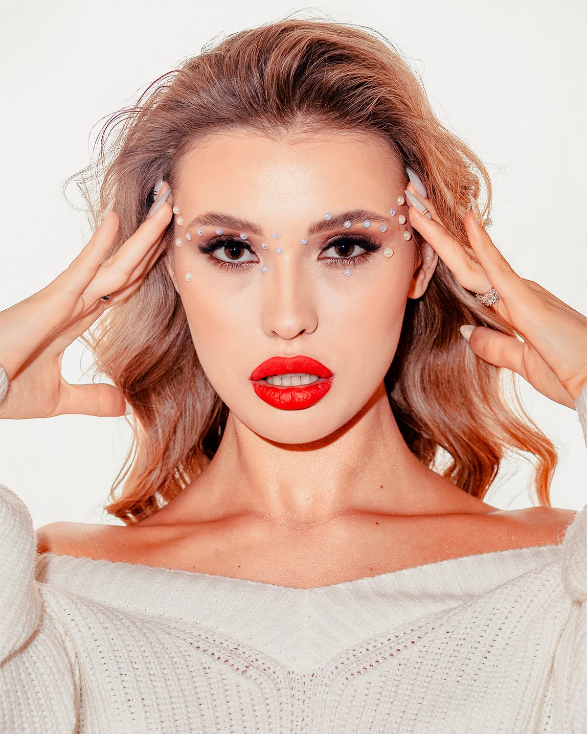 Beauty portrait with red lips